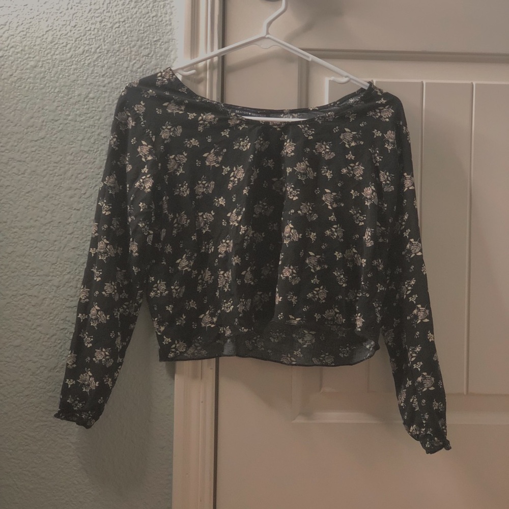 BRANDY MELVILLE floral top!